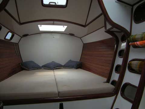 Sailing Catamaran TIKI 38' - Interior - Click to zoom.